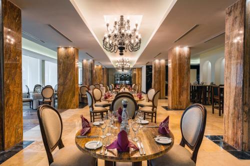 Imagen del bar/restaurante del Hotel Dreams Sands Cancun Resort and Spa - All Inclusive. Foto 8