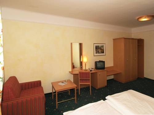 Imagen de la habitación del Hotel Drei Hasen. Foto 7