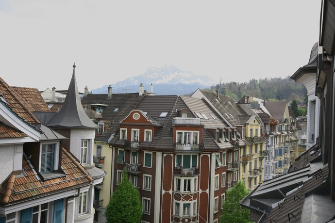 Imagen de los exteriores del Hotel Drei Könige, Lucerna. Foto 12