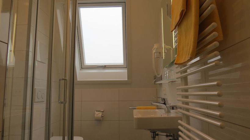 Imagen de la habitación del Hotel Drei Morgen. Foto 3
