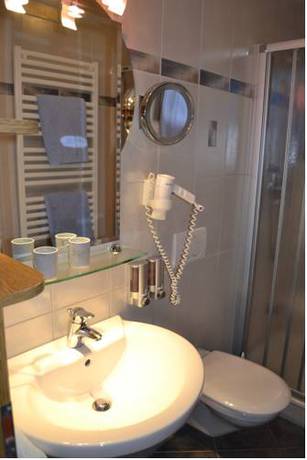 Imagen de la habitación del Hotel Dreyer Garni. Foto 3