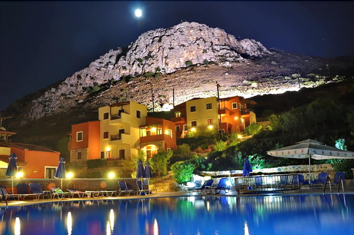 Imagen de la piscina del Hotel Driades Apartments By Estia. Foto 16