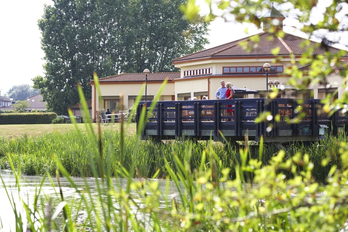 Imagen de los exteriores del Hotel Drift Inn at Wyboston Lakes. Foto 12