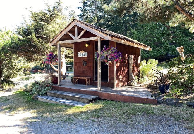 Imagen de los interiores del Hotel Driftwood Village. Foto 19