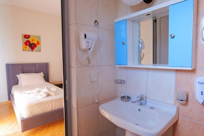 Imagen de la habitación del Hotel Driloni. Foto 3