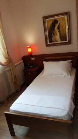Imagen de la habitación del Hotel Drini. Foto 3