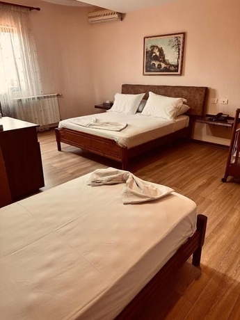 Imagen de la habitación del Hotel Drini. Foto 5