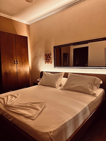 Imagen de la habitación del Hotel Drini. Foto 6