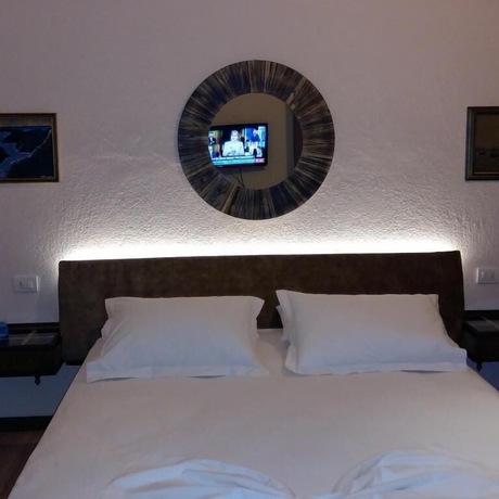 Imagen de la habitación del Hotel Drini. Foto 7
