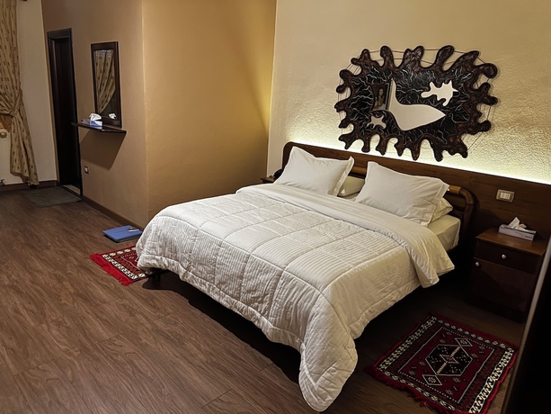 Imagen de la habitación del Hotel Drini. Foto 9