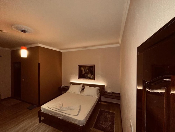 Imagen de la habitación del Hotel Drini. Foto 10