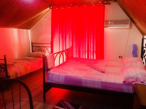 Imagen de la habitación del Hotel Drinos. Foto 8