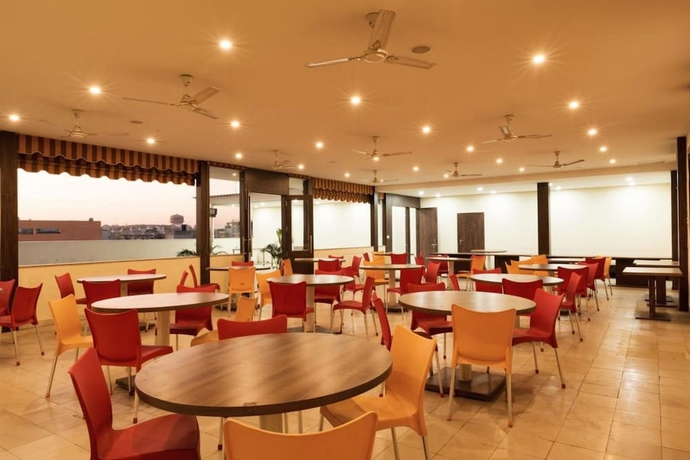 Imagen del bar/restaurante del Hotel Drishti, Bhopal. Foto 4