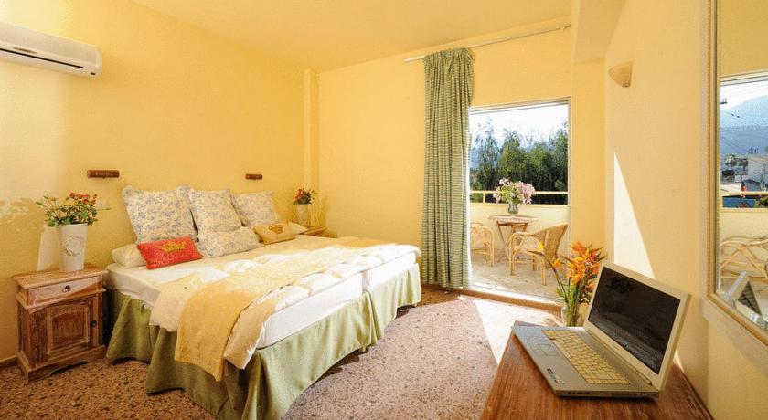 Imagen de la habitación del Hotel Drossia. Foto 6