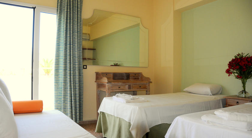 Imagen de la habitación del Hotel Drossia. Foto 7