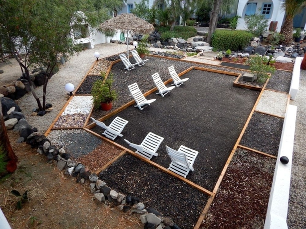 Imagen de los exteriores del Hotel Drossos. Foto 11