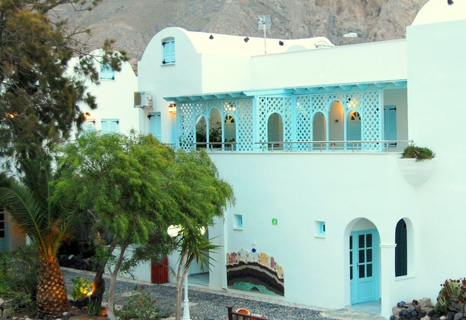 Imagen de los exteriores del Hotel Drossos. Foto 12