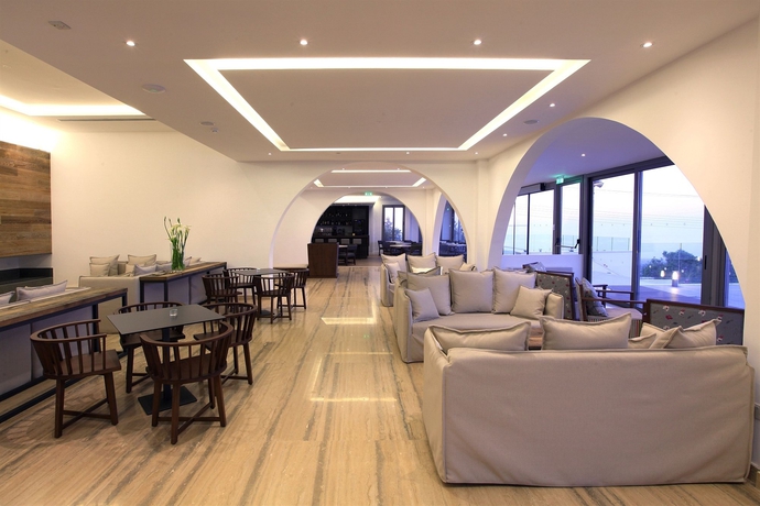 Imagen de los interiores del Hotel Droushia Heights. Foto 14