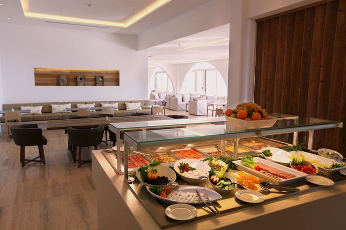 Imagen del bar/restaurante del Hotel Droushia Heights. Foto 2