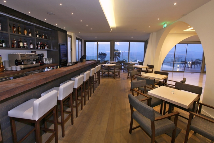 Imagen del bar/restaurante del Hotel Droushia Heights. Foto 3