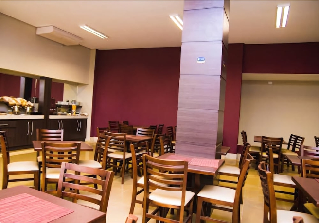 Imagen del bar/restaurante del Hotel Drud`s Express. Foto 6