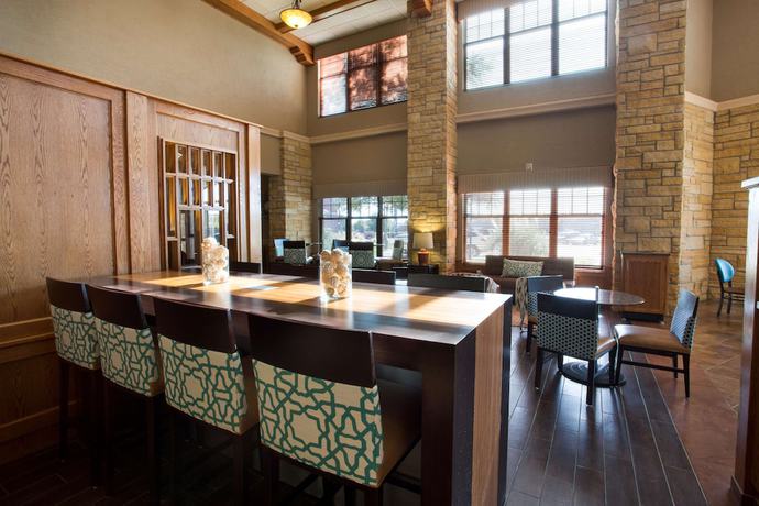 Imagen de los interiores del Hotel Drury Inn And Suites Amarillo. Foto 19