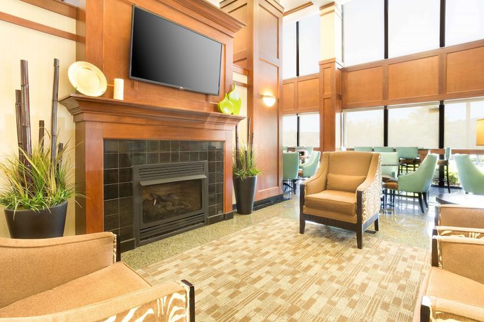 Imagen de los interiores del Hotel Drury Inn And Suites Birmingham Lakeshore Drive. Foto 15