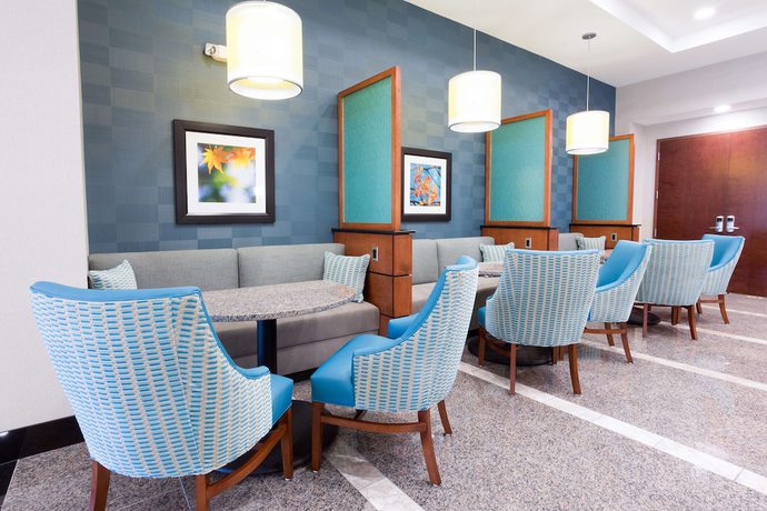 Imagen de los interiores del Hotel Drury Inn And Suites Burlington. Foto 15