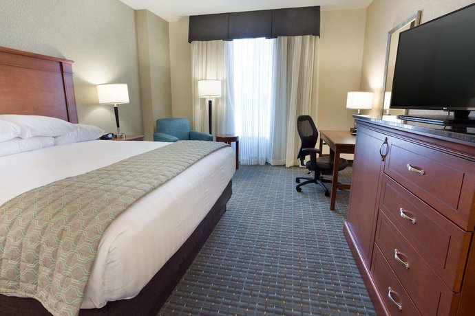 Imagen de la habitación del Hotel Drury Inn And Suites Burlington. Foto 5