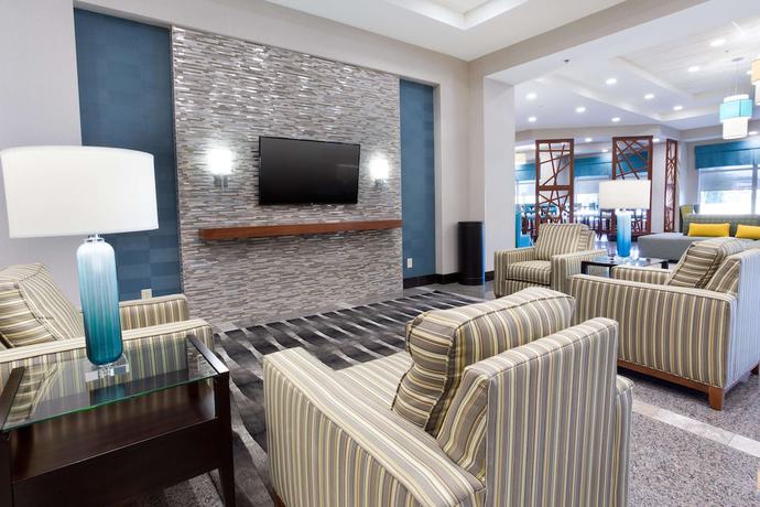 Imagen de los interiores del Hotel Drury Inn And Suites Burlington. Foto 17