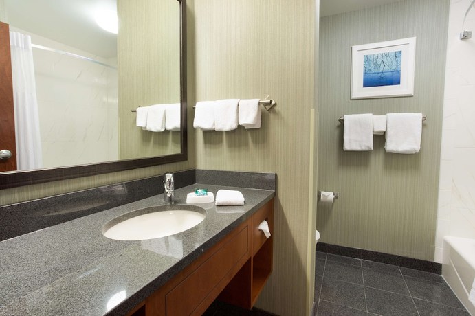 Imagen de la habitación del Hotel Drury Inn And Suites Burlington. Foto 7