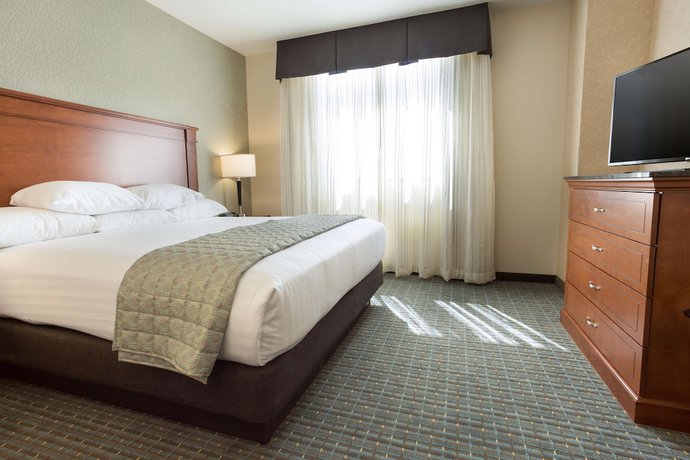 Imagen de la habitación del Hotel Drury Inn And Suites Burlington. Foto 11