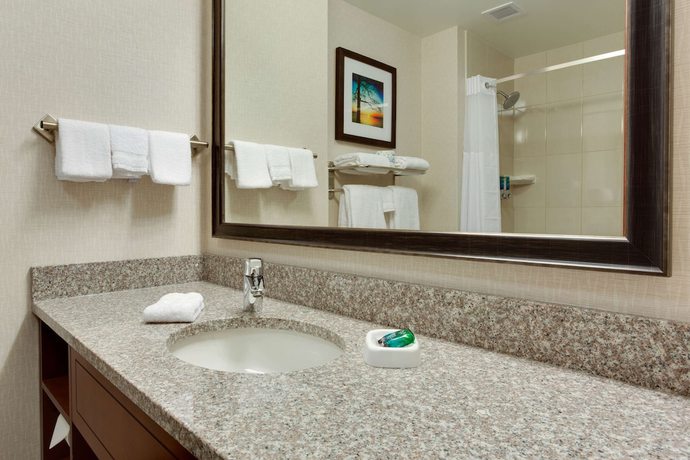 Imagen de la habitación del Hotel Drury Inn And Suites Charlotte Arrowood. Foto 3