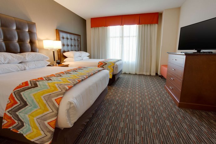 Imagen de la habitación del Hotel Drury Inn And Suites Charlotte Arrowood. Foto 5