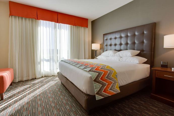 Imagen de la habitación del Hotel Drury Inn And Suites Charlotte Arrowood. Foto 10