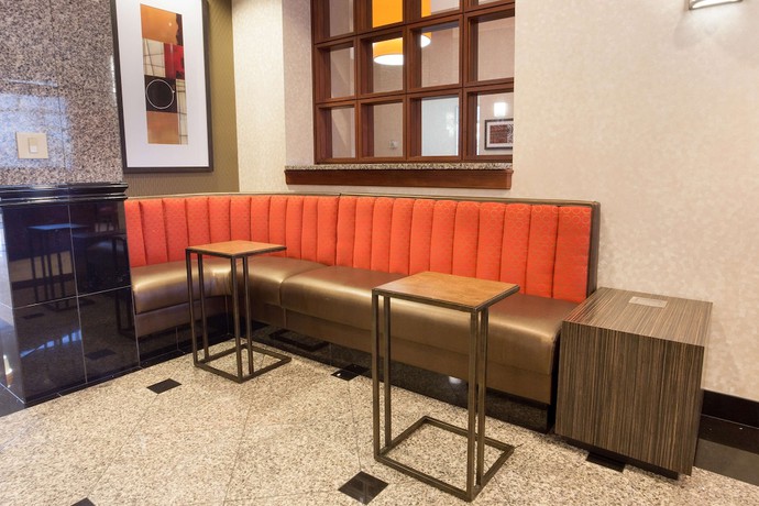 Imagen del bar/restaurante del Hotel Drury Inn And Suites Dayton North. Foto 2