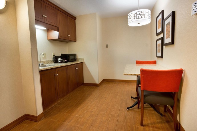 Imagen de la habitación del Hotel Drury Inn And Suites Dayton North. Foto 11