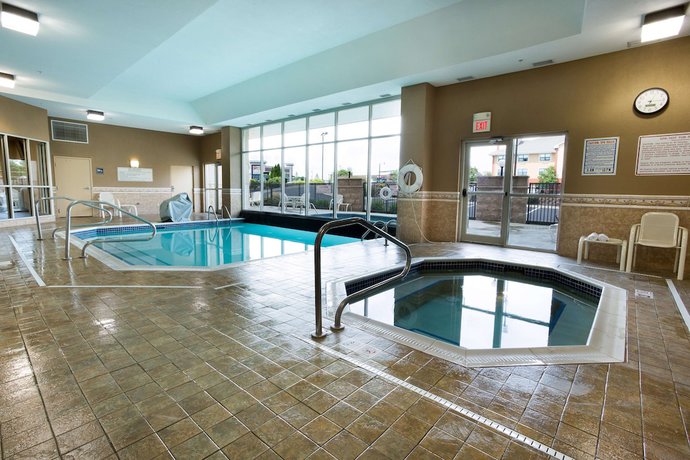 Imagen de la piscina del Hotel Drury Inn And Suites Dayton North. Foto 19