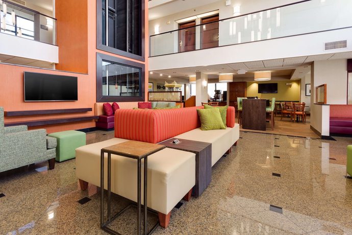 Imagen de los interiores del Hotel Drury Inn And Suites Denver Tech Center. Foto 17