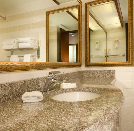 Imagen de la habitación del Hotel Drury Inn And Suites Joplin. Foto 2