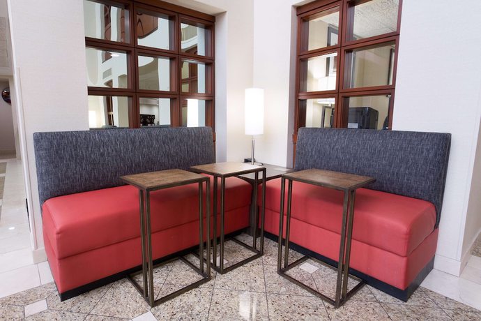 Imagen de los interiores del Hotel Drury Inn And Suites Joplin. Foto 15