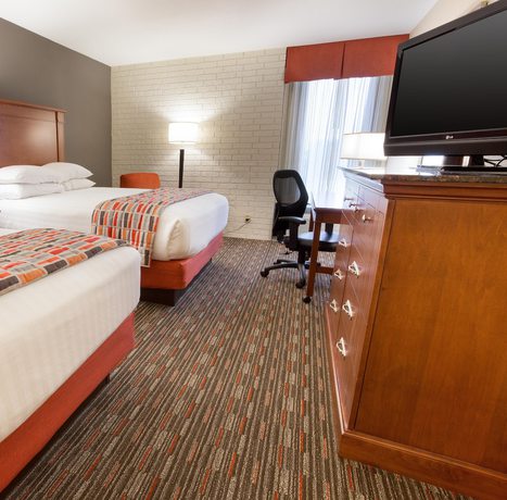 Imagen de la habitación del Hotel Drury Inn And Suites Joplin. Foto 10