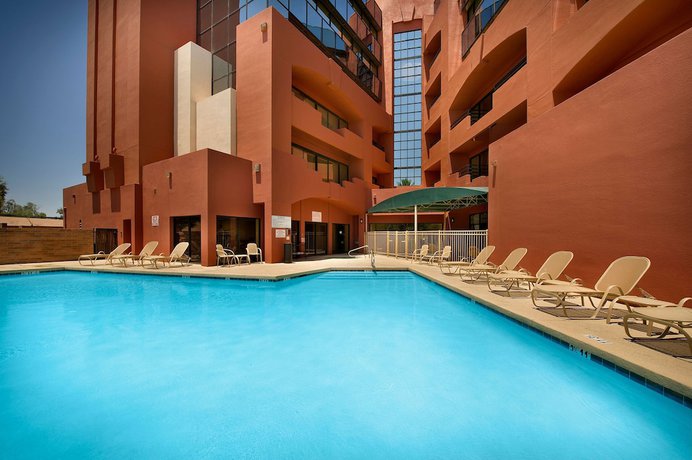 Imagen de la piscina del Hotel Drury Inn And Suites Phoenix Airport. Foto 20