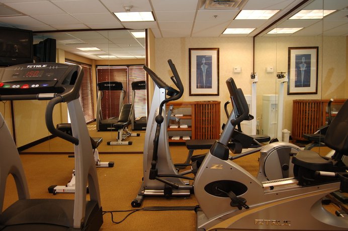 Imagen de los interiores del Hotel Drury Inn And Suites Phoenix Airport. Foto 18