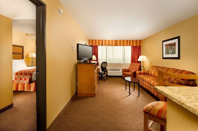 Imagen de la habitación del Hotel Drury Inn And Suites Phoenix Airport. Foto 15