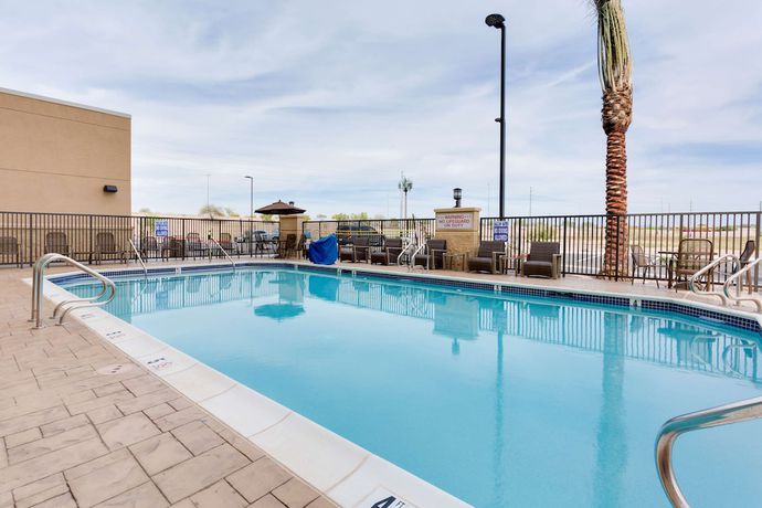 Imagen de la piscina del Hotel Drury Inn And Suites Phoenix Chandler Fashion Center. Foto 19