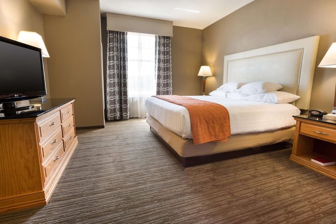 Imagen de la habitación del Hotel Drury Inn And Suites San Antonio North Stone Oak. Foto 9
