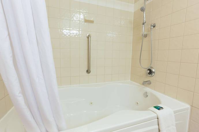 Imagen de la habitación del Hotel Drury Inn And Suites San Antonio North Stone Oak. Foto 10