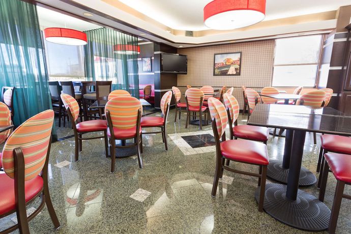 Imagen del bar/restaurante del Hotel Drury Inn And Suites Springfield, Mo. Foto 2
