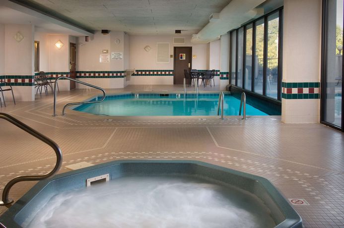 Imagen de la piscina del Hotel Drury Inn And Suites Springfield, Mo. Foto 20